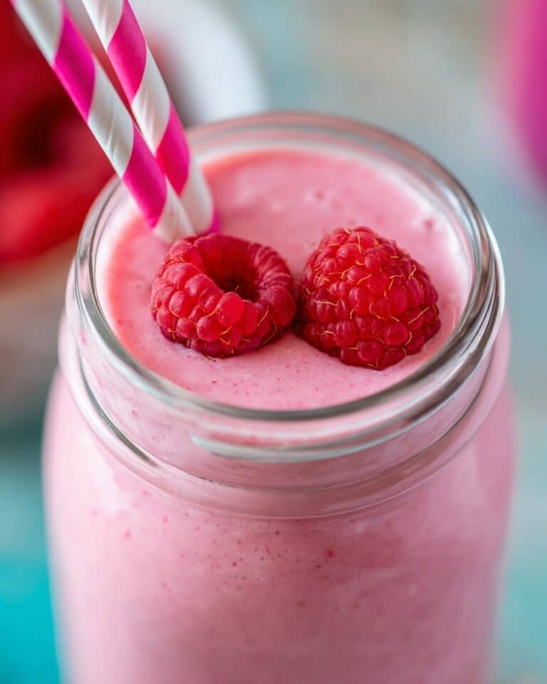 Raspberry Peanut Butter Smoothie Recipe